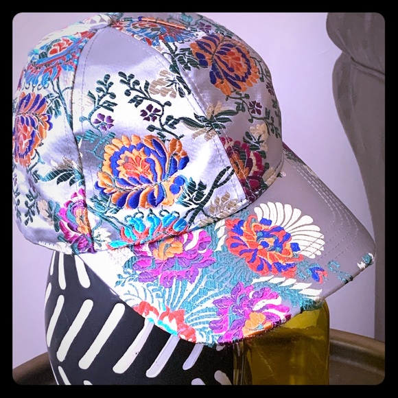 Steve Madden Accessories - Brocade fitted cap